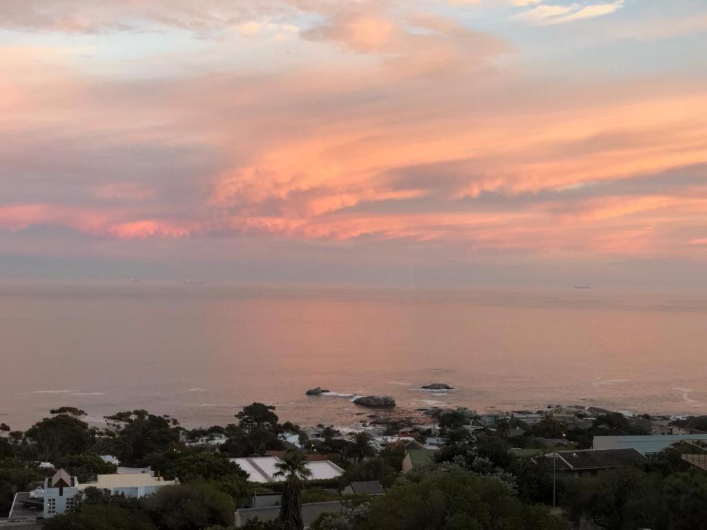 Camps Bay Blue Self-Catering Studios Cape Town Dış mekan fotoğraf